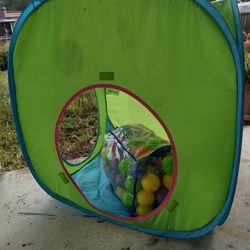 Small Play Tent With Plastic Balls To Romp In