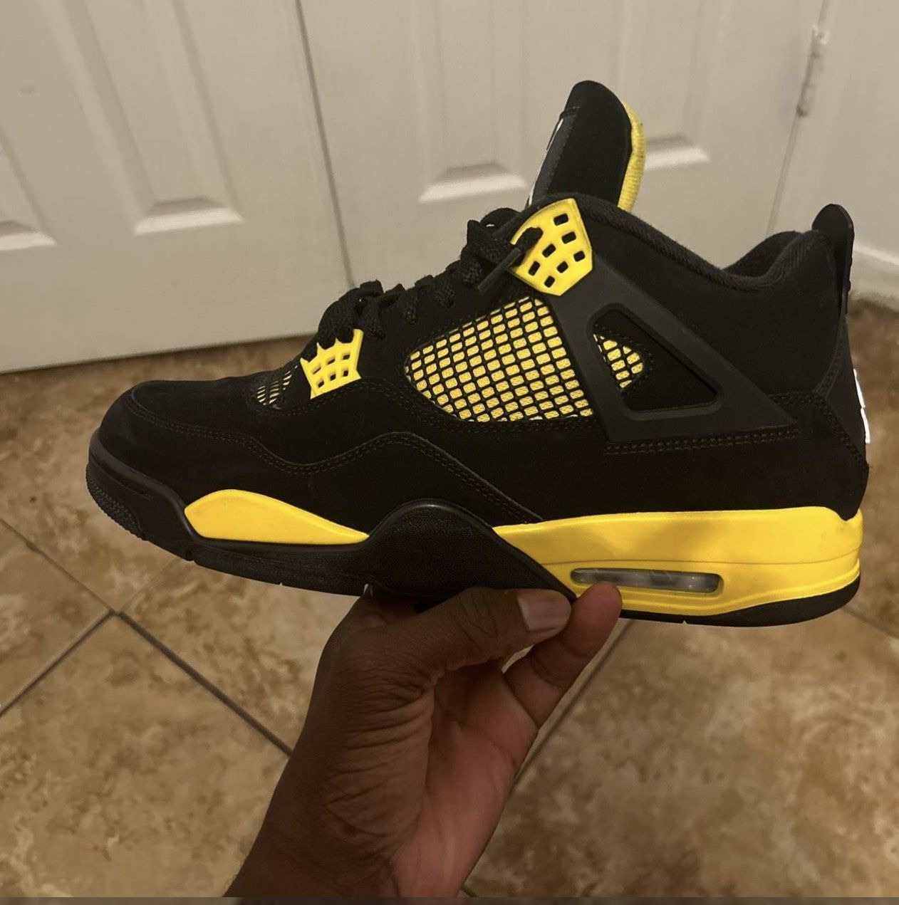 Air Jordan 4 Retro Thunder