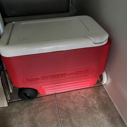 Igloo Wheelie Cooler 