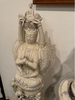 Guanine statue bodhisattva
