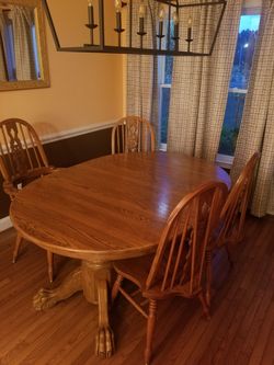 Oak dining table/ 4 chairs $150 OBO