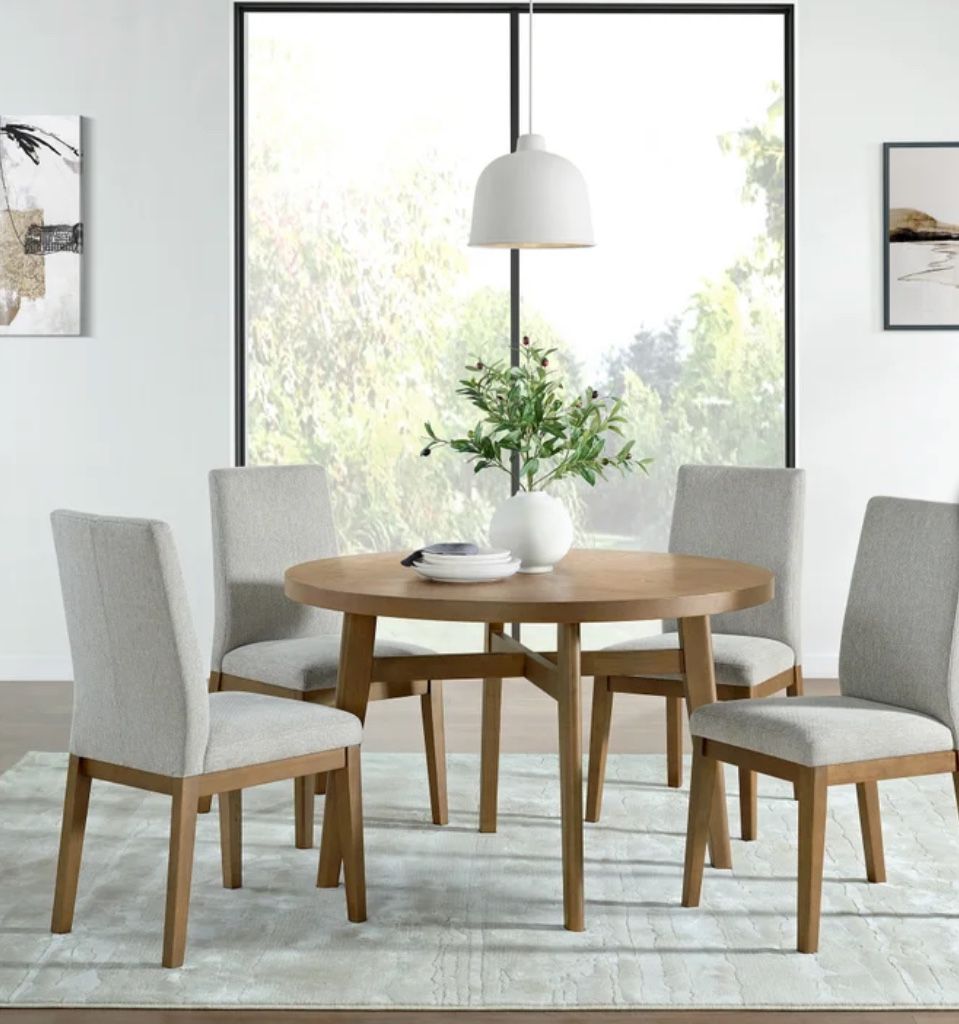 Round Dining Table and 4 Chairs