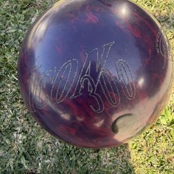 Columbia 300 bowling ball 11 pounds
