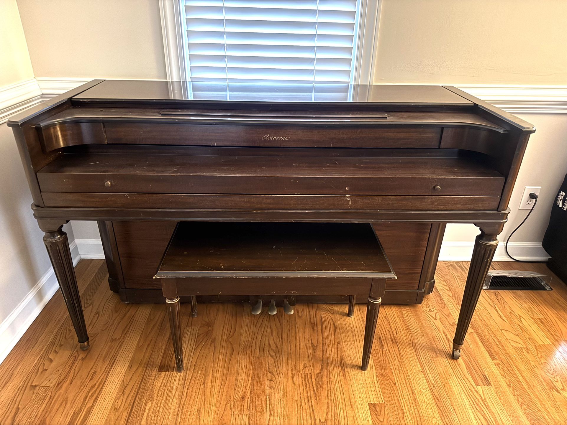 Baldwin Acrosonic spinet piano