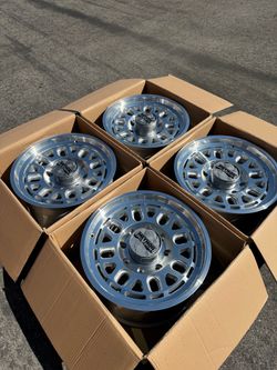 Method MR321 8x180 18” Machined Wheels for Chevy Silverado and GMC Sierra 2500 and 3500 HD 8 Lug