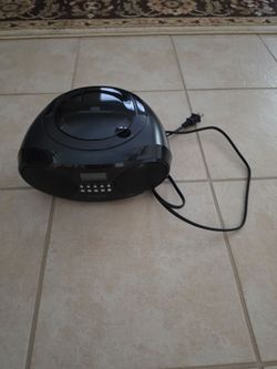 CD BOOMBOX WITH AM/FM TUNER