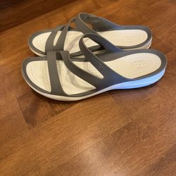 Woman’s Crocs Iconic Comfort Sandals Shipping Available 