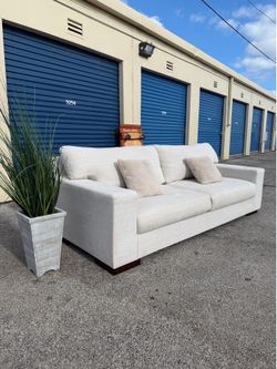 ASHLEY FURNITURE LARGE SOFA 💎