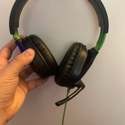 Xbox Series X/S and One Turtle Beach Recon 70