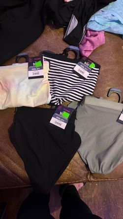 Woman’s size 21 thongs new