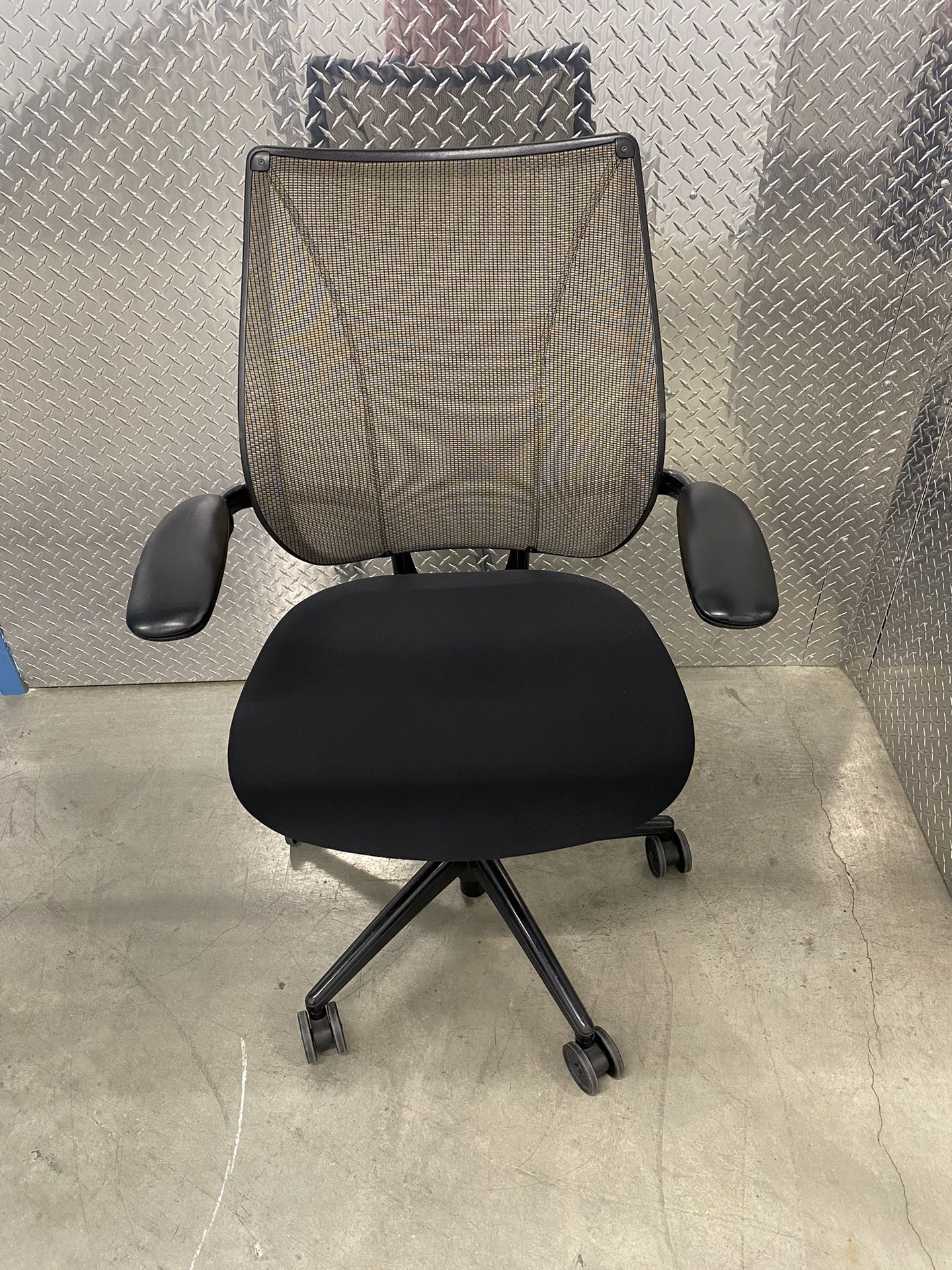 Humanscale Scale Liberty Mesh Back fully adjustable model Office Chair