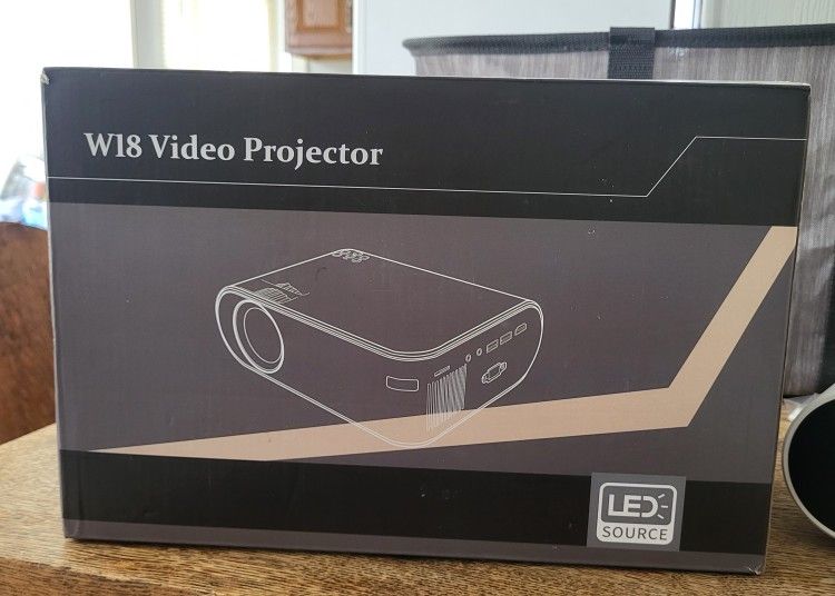W18 Mini VIDEO Projector, GooDee Movie Projector With Smartphone Sync