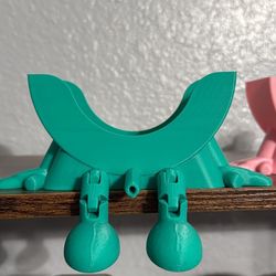 Scrub Daddy/mommy Holder That Pees!!!