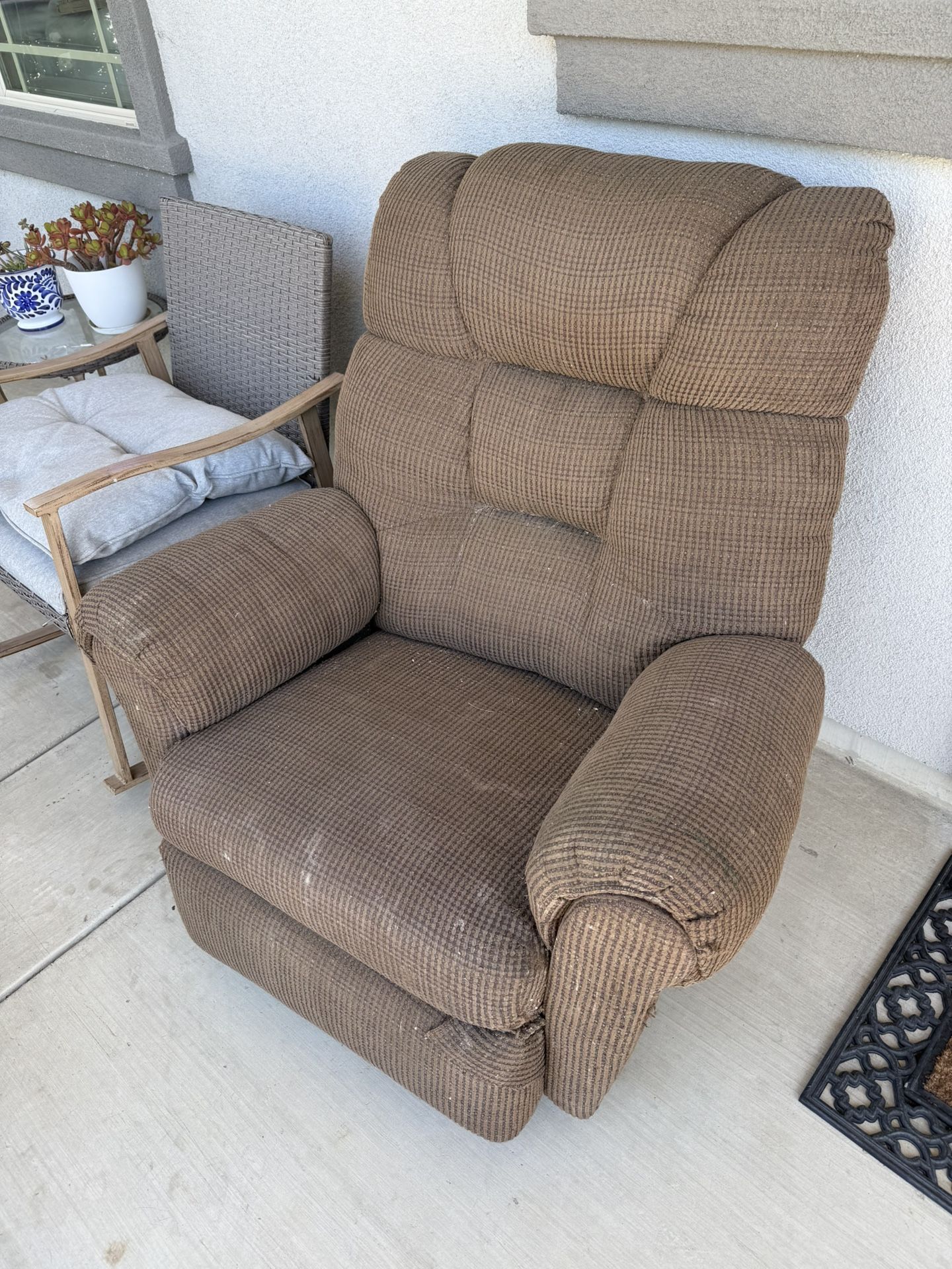 Free Recliner