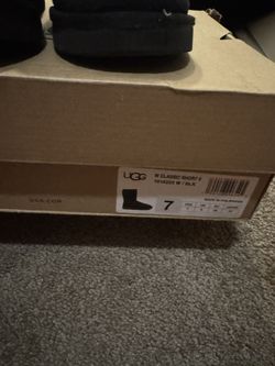 Ugg Black Classic Short Size 7