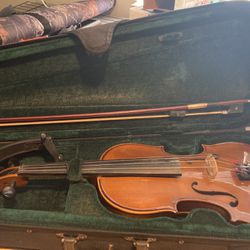 Beginner Violin w/ Case, Bow, & Shoulder Rest