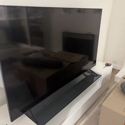 Samsung 65” Smart TV 4K Crystal Display