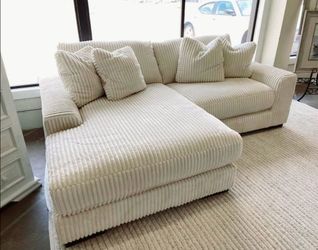 LINDYN IVORY 2-PIECE LAF SECTIONAL