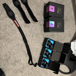 3 Vive Trackers & 2 2.0 Base Stations w/ Vr Straps 