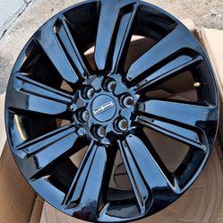 2024 LINCOLN NAVIGATOR RIMS OEM BRAND NEW......( 22" INCH )
