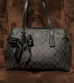 Signature Coach Carryall Bag
