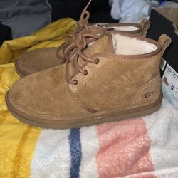 Ugg low Men Size 9