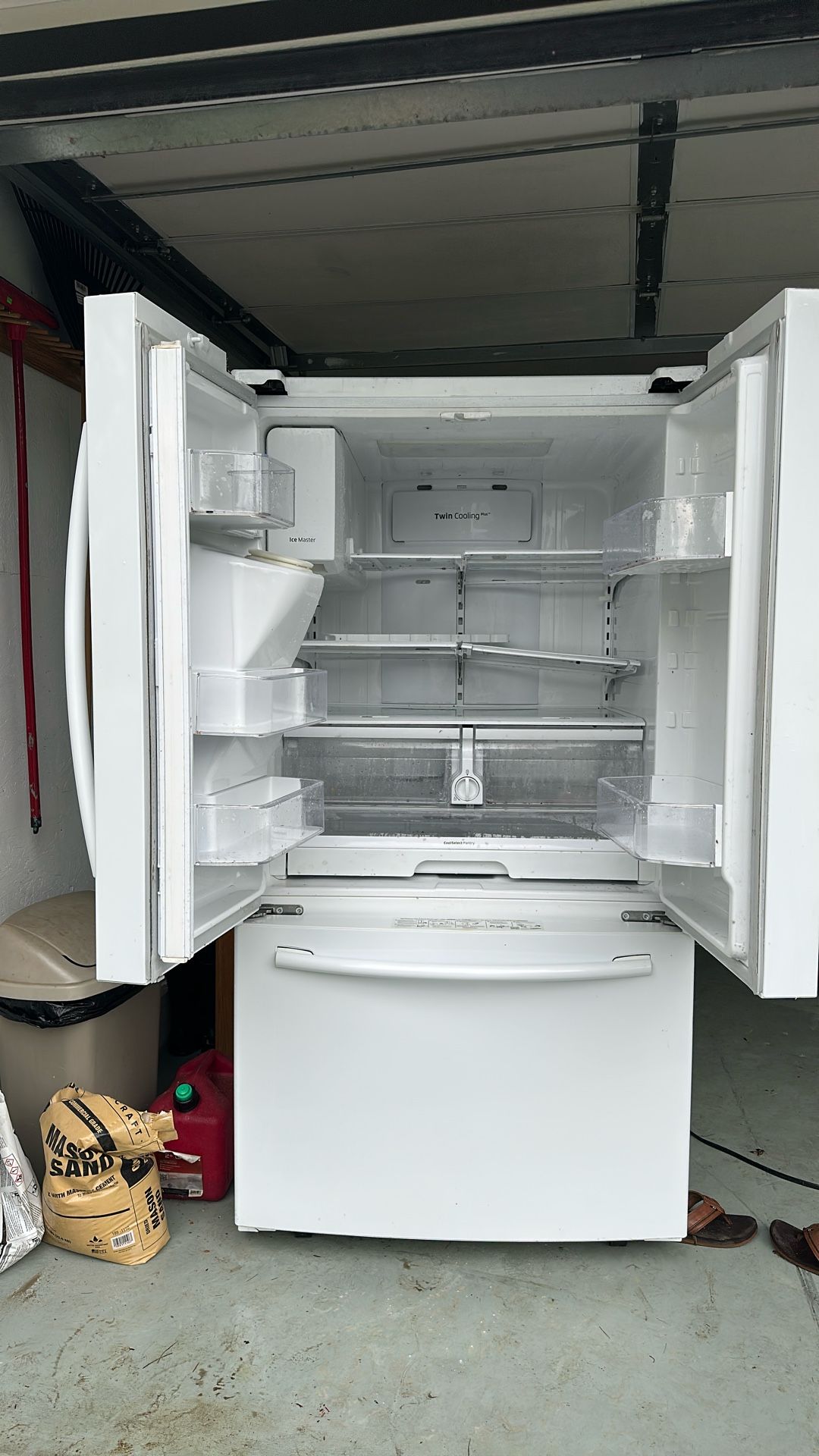 Refrigerator