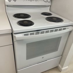 GE Cooking range with Oven