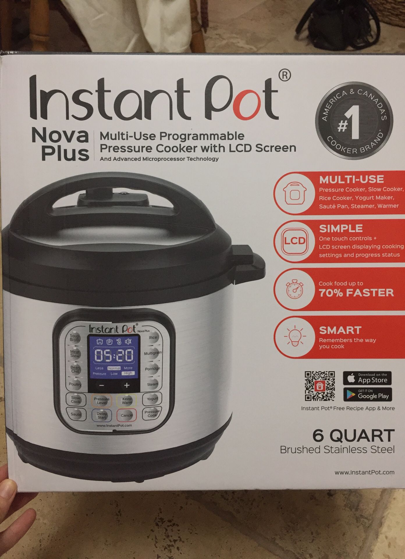 Instant Pot Nova Plus - 6 quart- like NEW