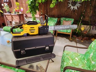 Dewalt FLEXVOLT 60-Volt MAX 20 in. Brushless Cordless Battery Powered Chainsaw and Case (Tool Only