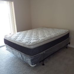 NEW QUEEN-SIZE PILLOW TOP MATTRESS AND BOX SPRING