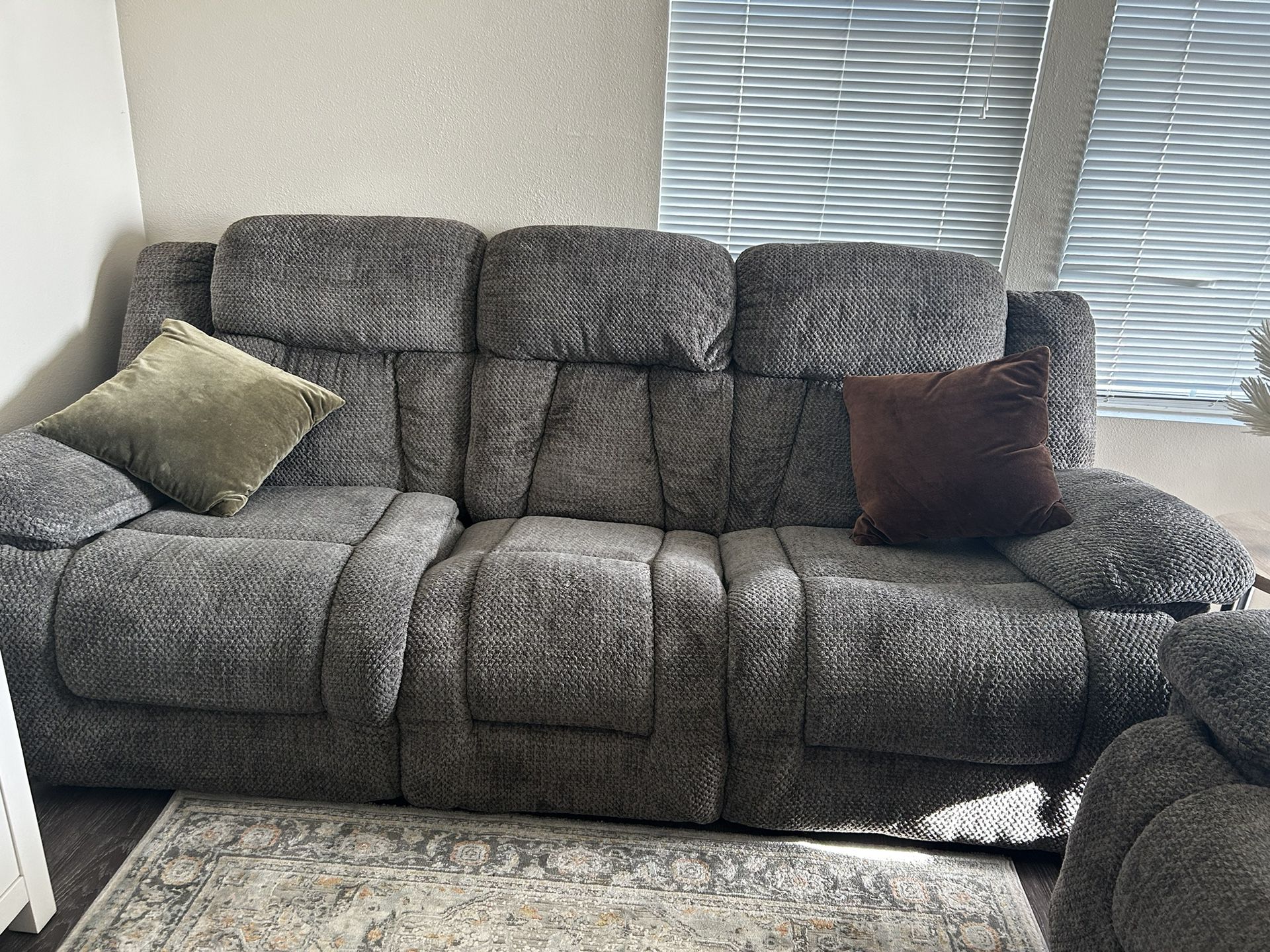 Electric Recliner Couches With Charger Connection For Phones 
