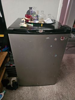 Mini fridge