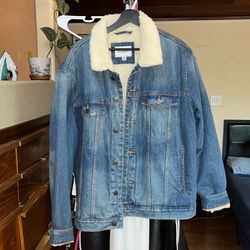 XL Men’s Jean Jacket With Warm Furry Inside Worn Only Twice 