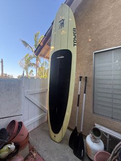 Tower SUP with paddles