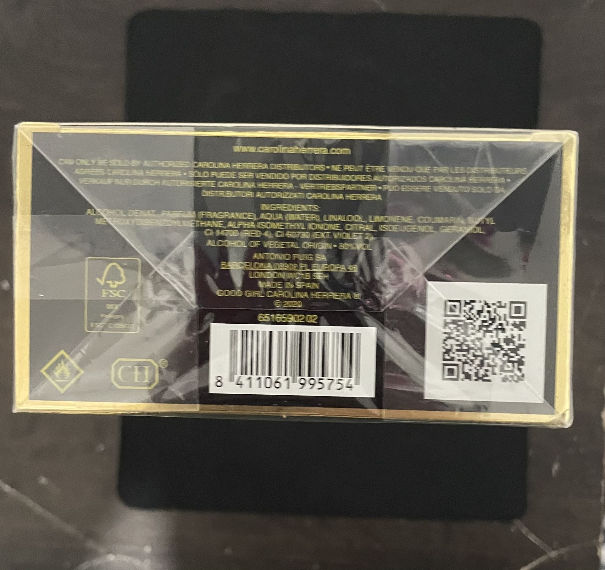 a Carolina Herrera Very Good Girl Eau de Parfum in the 80 ml (2.7 fl oz) size.