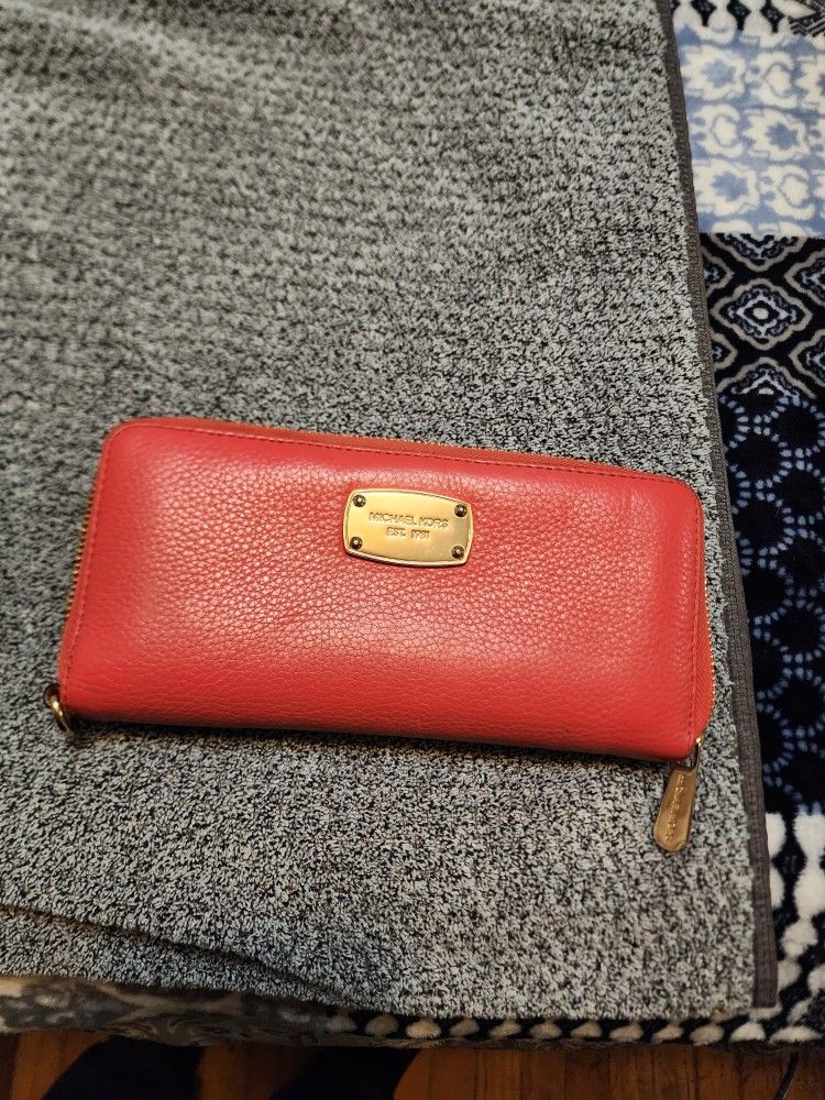 Micheal Kors Coral Wallet
