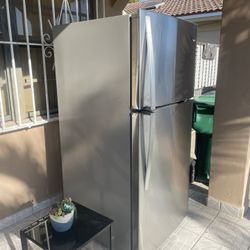 refrigerator whirlpool