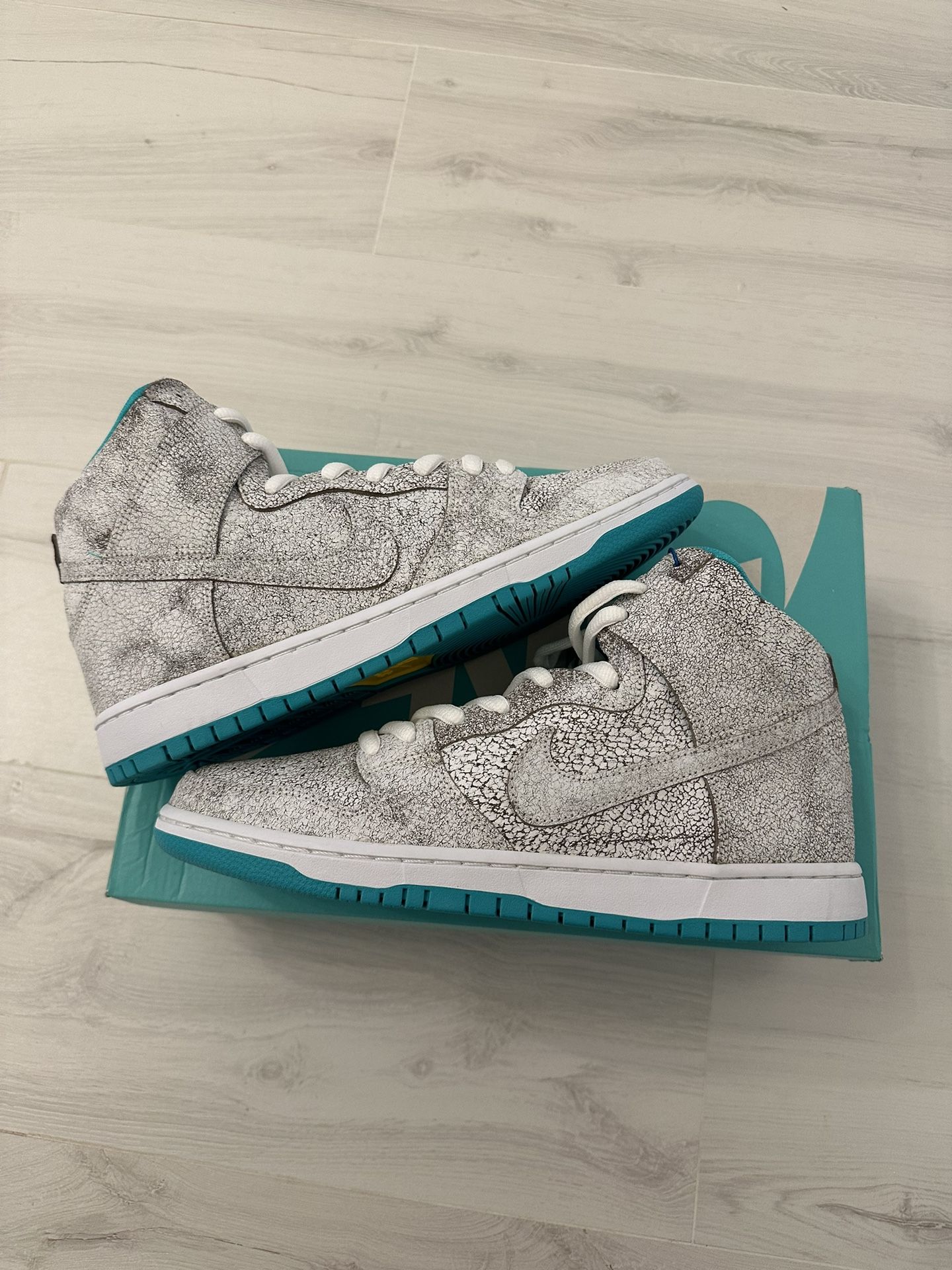 Nike sb dunk flamingo hotsell