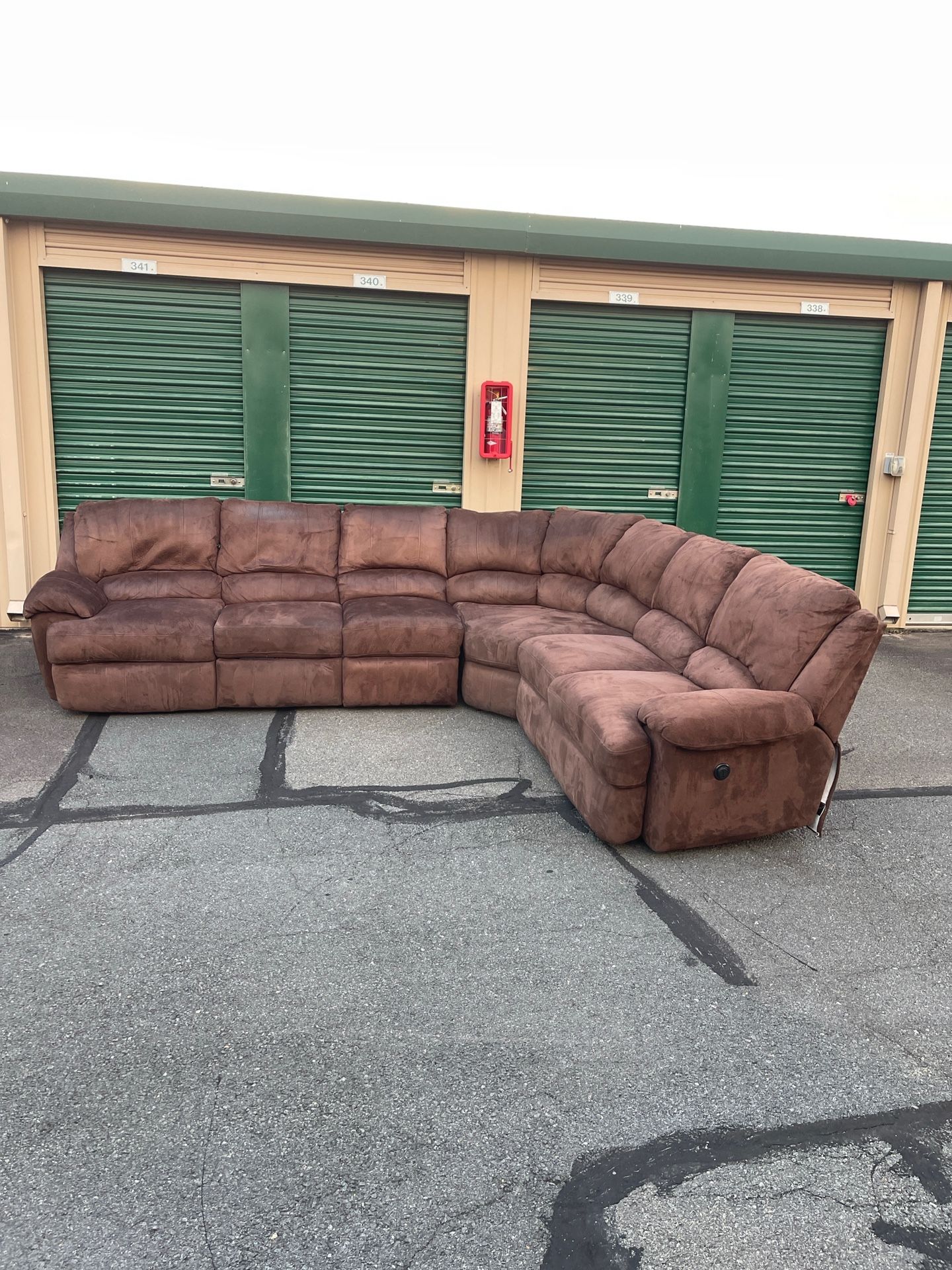 Free Delivery! Chocolate brown sectional with 4 electric recliners!