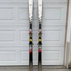 Skiing & Snowboarding Gear 