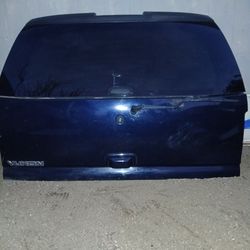 2005 gmc Yukon back hatch door w/glass