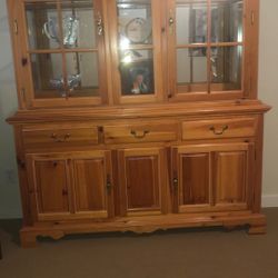 Beautiful pine hutch, approximately 6' x 6 1/2' by a foot and a half