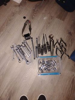 Assorted Huskey hand tools