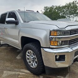 2015 Chevy Silverado 2500hd Z71 4x4 