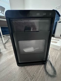 Portable Nugget Ice Maker HZB-20EN