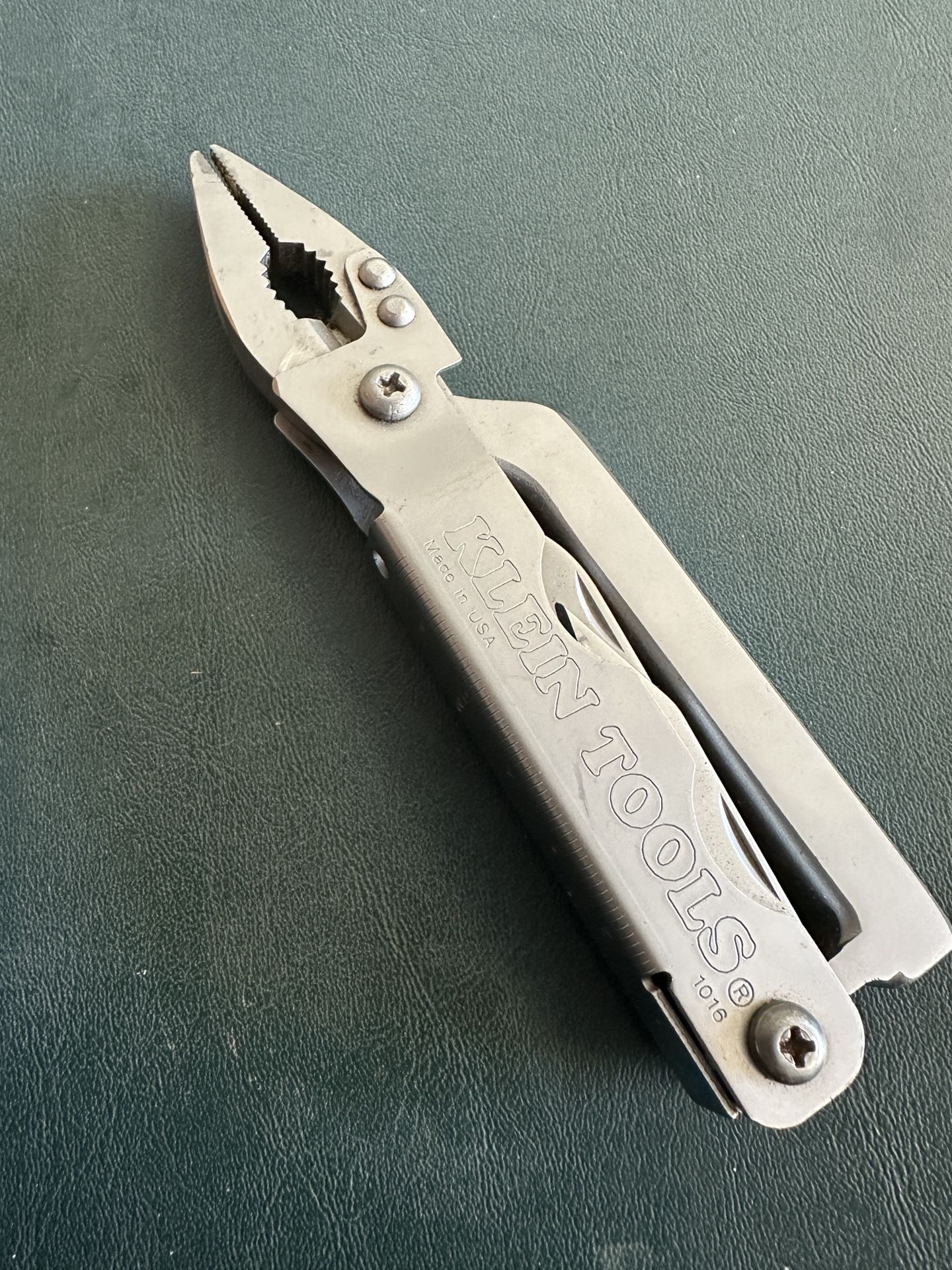 KLEIN TOOLS MADE IN USA MULTI TOOL FOLDING PLIERS KNIFE SAW MODEL 1016