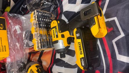 Dewalt DCF885 Bundle!