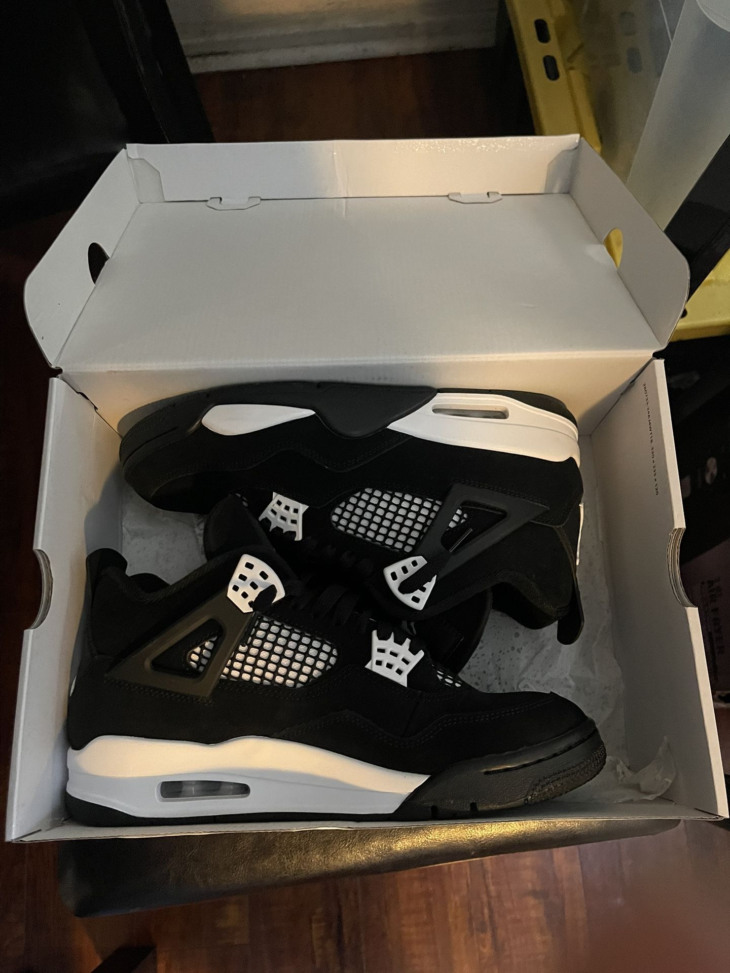 jordan 4 white thunder