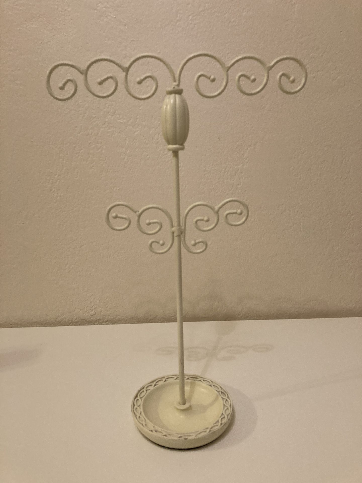 Simple Metal Jewelry Holder